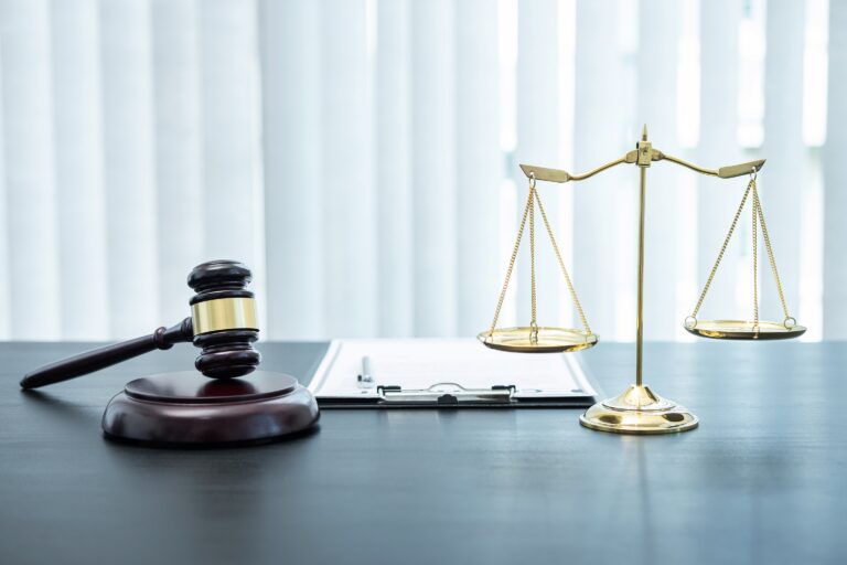 Regularización de Extranjeros: ¿Justicia Social o Estrategia de Última Hora?