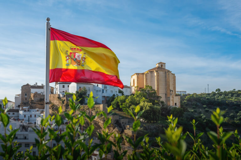 España admite pasaportes caducados para trámites de extranjería de nacionales bielorrusos
